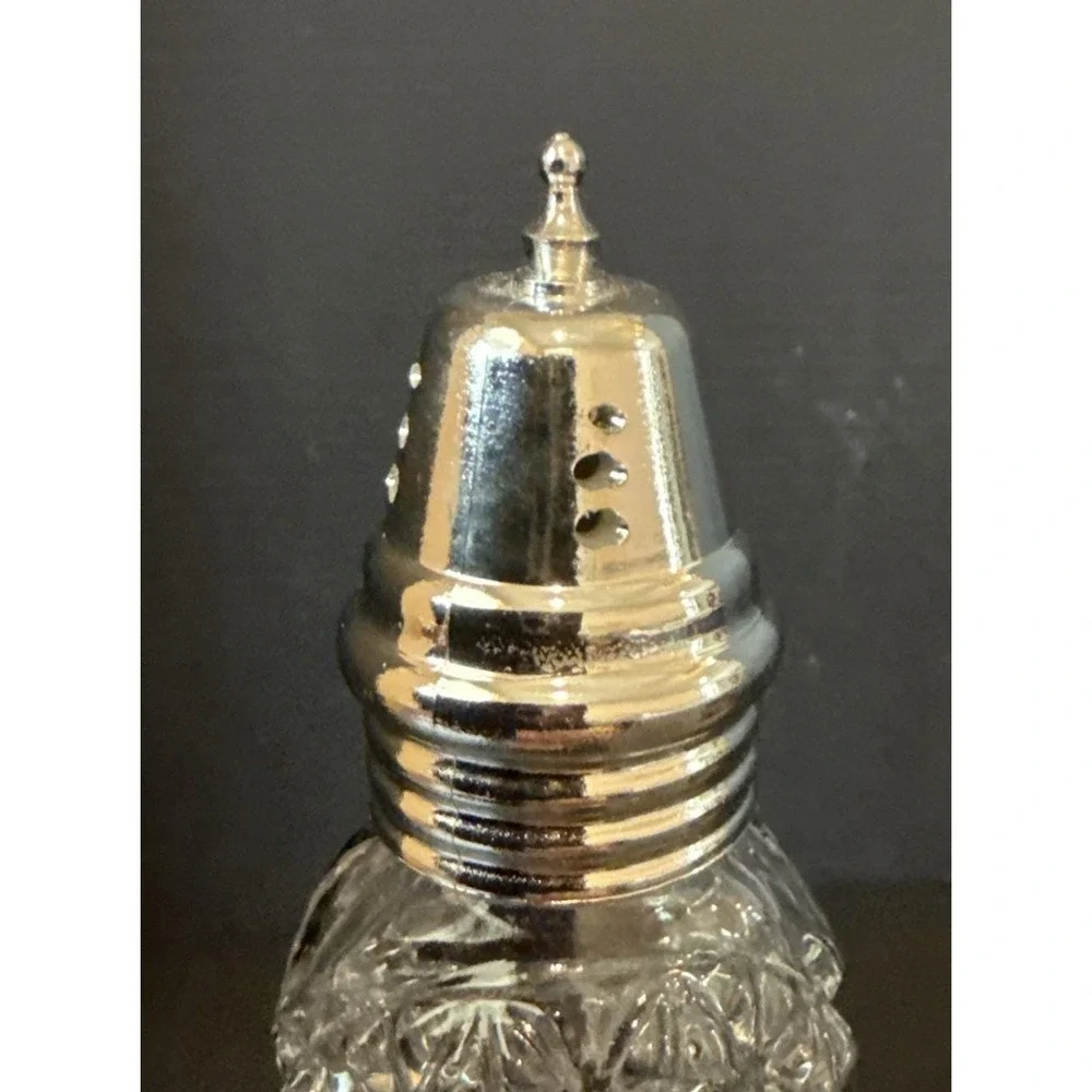 Hofbauer Red Byrdes Bird Cut Clear Cranberry Crystal Salt Or Pepper‎ Shaker One